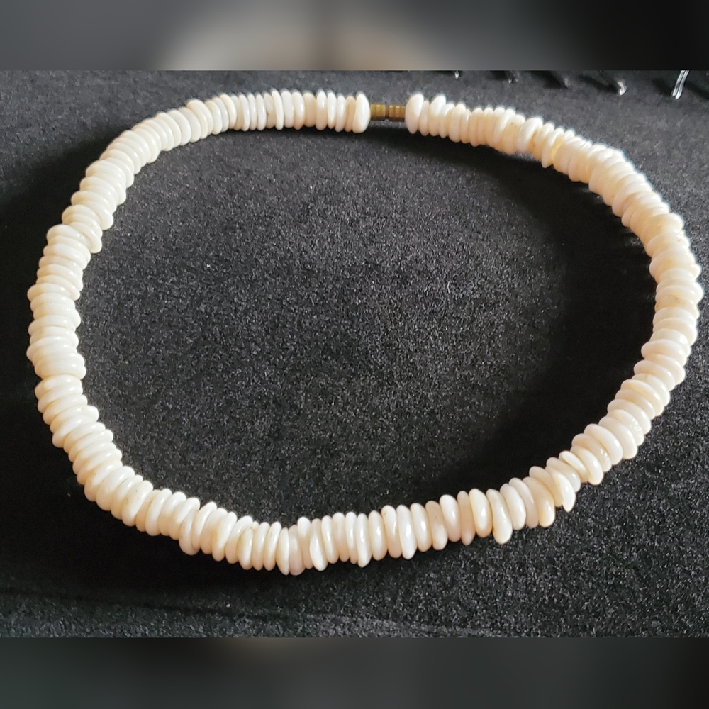 Vtg. Puka Shell Necklace